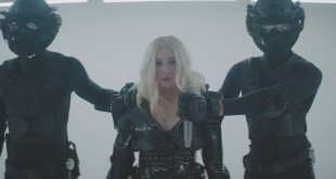 Fall In Line feat. Demi Lovato