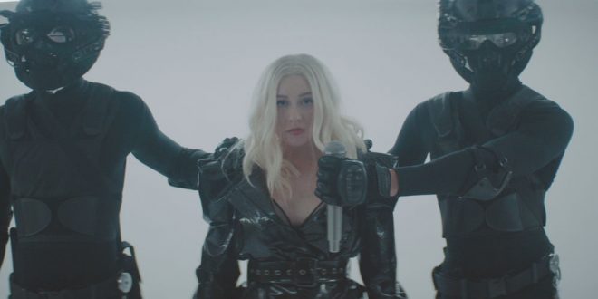 Fall In Line feat. Demi Lovato