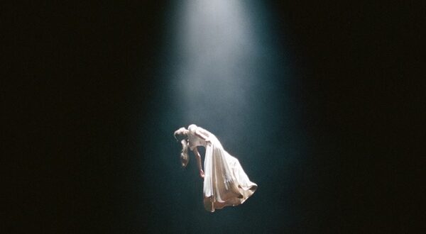 Ariana Grande - eternal sunshine deluxe brighter days ahead