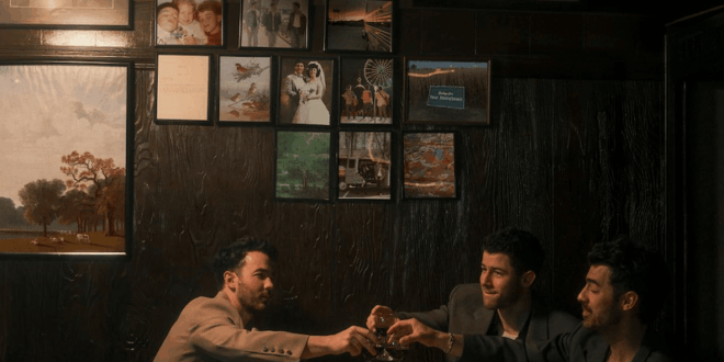 Jonas Brothers - Greetings From Your Hometown