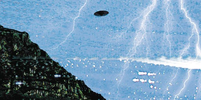 Juicy J Neighbor feat. Travis Scott