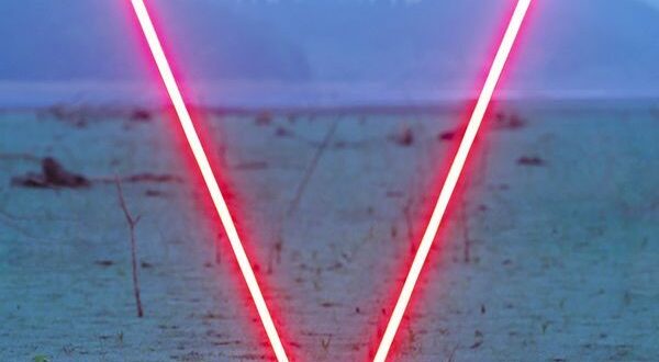 Maroon 5 - V (Deluxe Version)