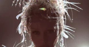 Miley Cyrus - Something Beautiful (Deluxe)