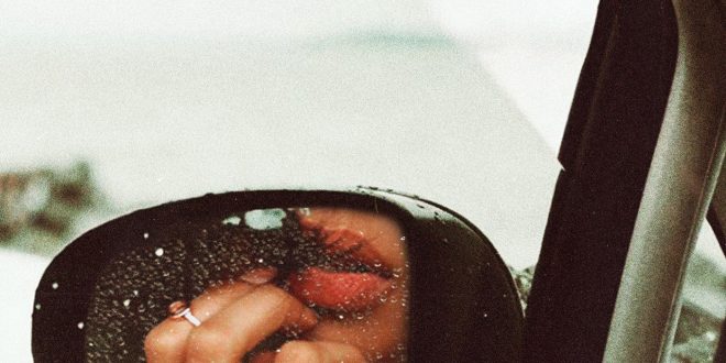 Rockie Fresh Must Be feat. Chris Brown