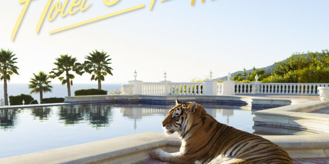 Tyga - Hotel California (Deluxe)